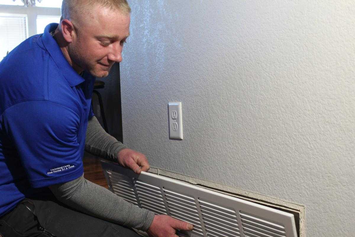 IMG_0483 Air Duct Cleaning being Performed by a WireNut Home Services Technician